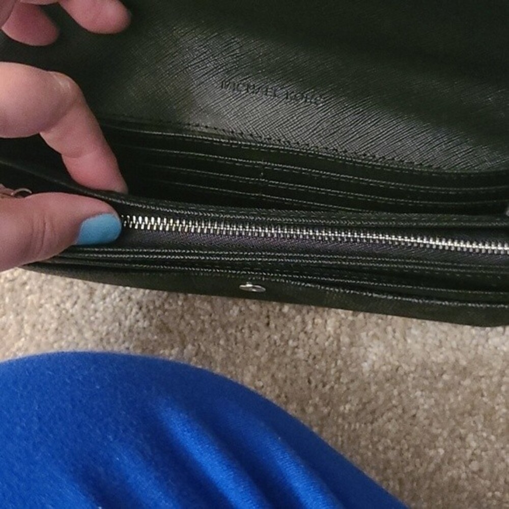 Michael Kors Black Leather Signature Wallet - Picture 4 of 5